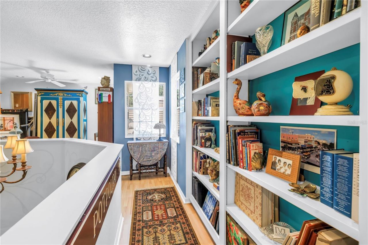 5090 White Pine Circle Ne, Saint Petersburg, FL 33702 Photo