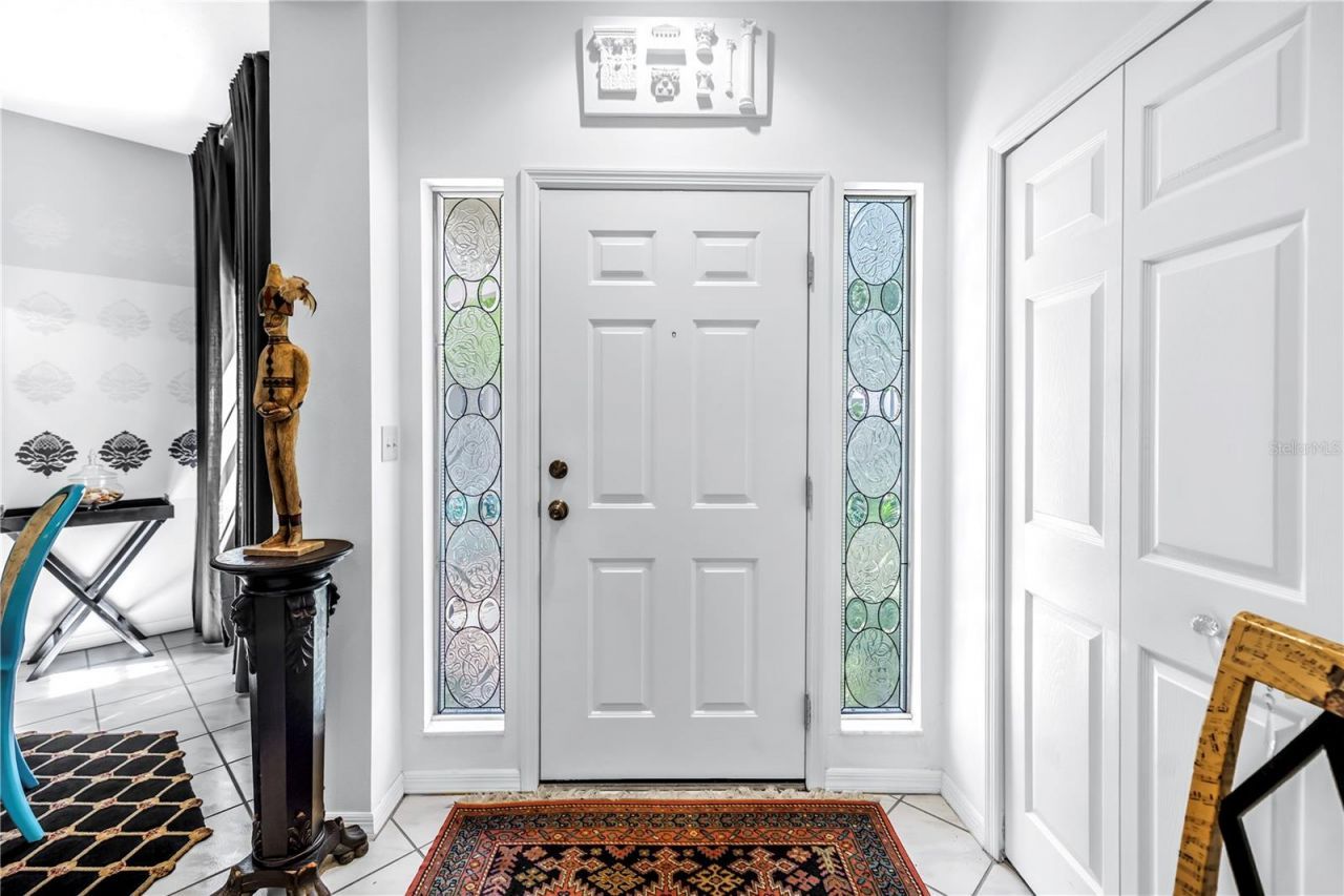 5090 White Pine Circle Ne, Saint Petersburg, FL 33702 Photo