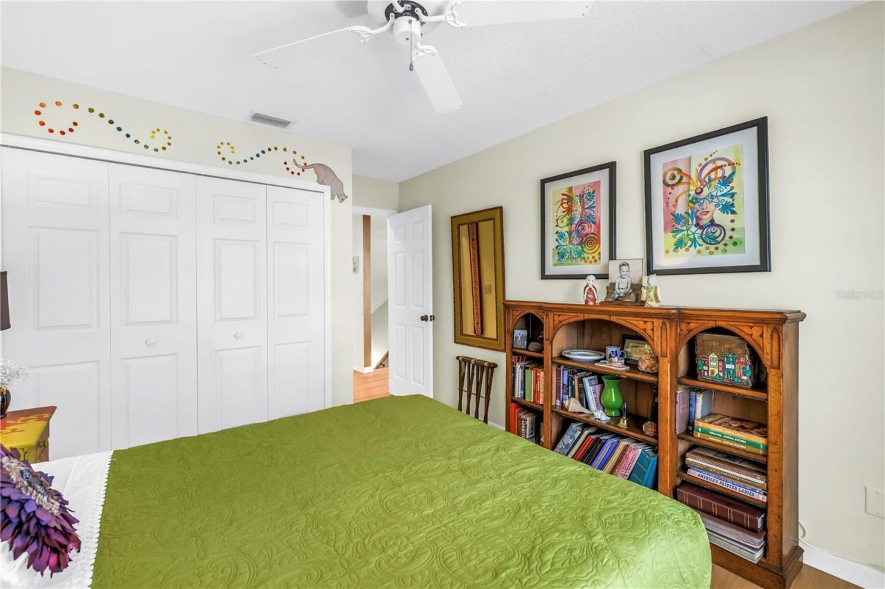 5090 White Pine Circle Ne, Saint Petersburg, FL 33702 Photo