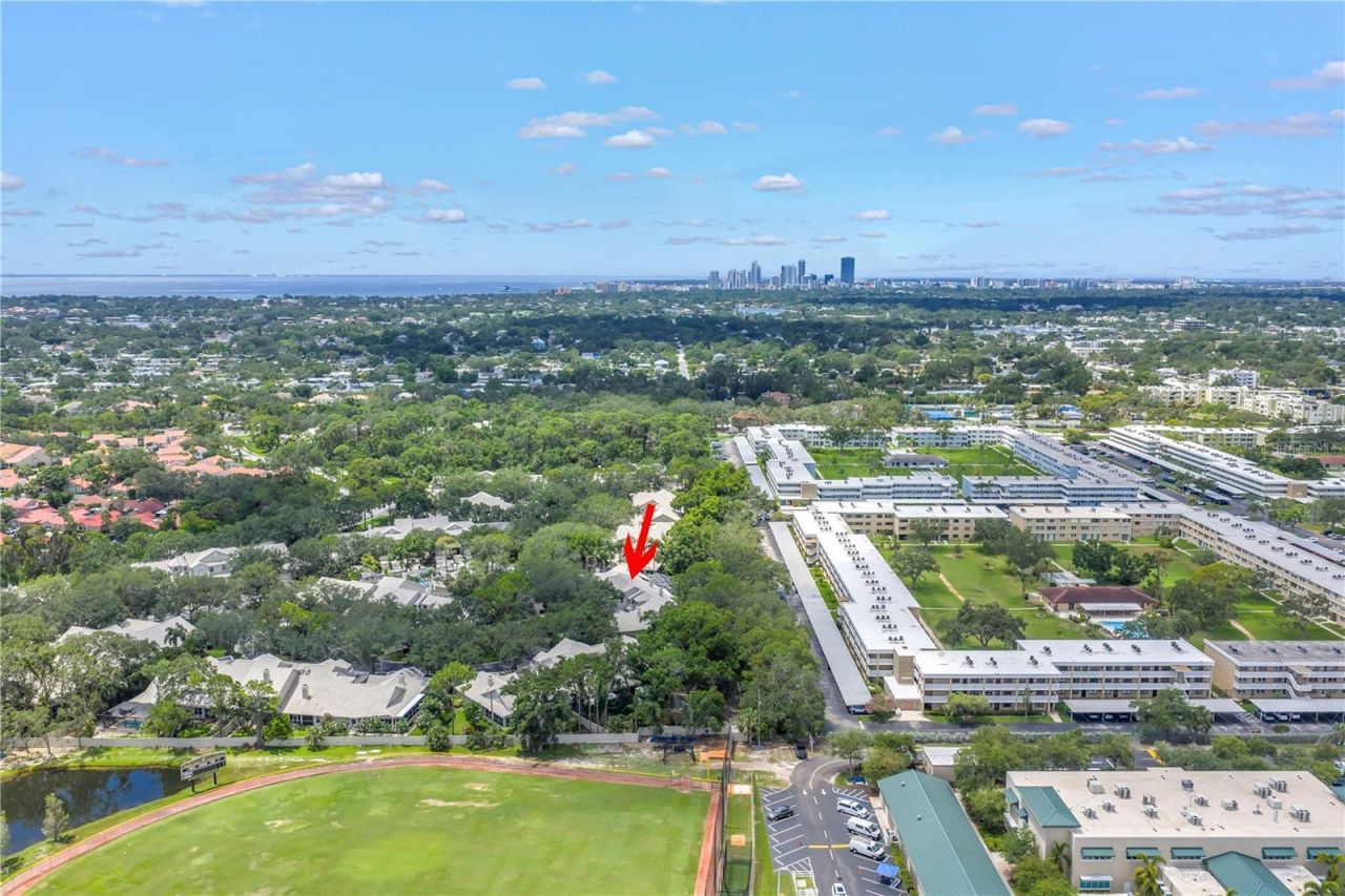 5090 White Pine Circle Ne, Saint Petersburg, FL 33702 Photo