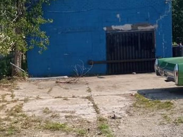 9400 Roselawn Street, Detroit, MI 48204