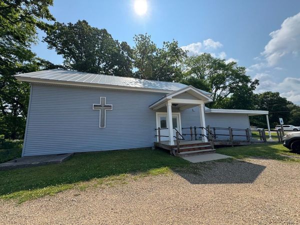 995 N 106th Avenue, Plainwell, MI 49080