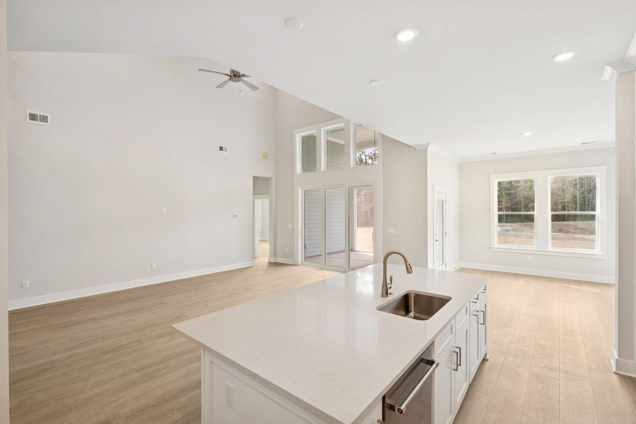 1175 Reserve Lane Photo 8