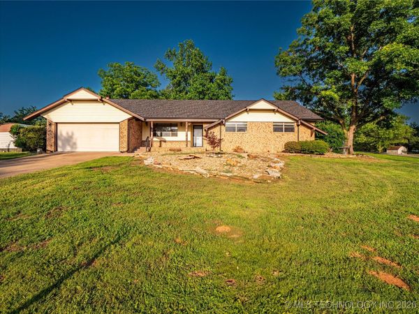 1826 W McGill, Eufaula, OK 74432