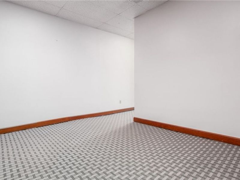 927 Wheeling Avenue, Cambridge, OH 43725 Photo 12