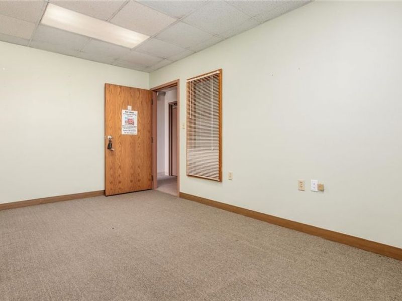 927 Wheeling Avenue, Cambridge, OH 43725 Photo 15