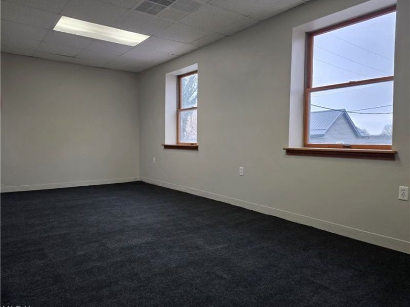 927 Wheeling Avenue, Cambridge, OH 43725 Photo 16