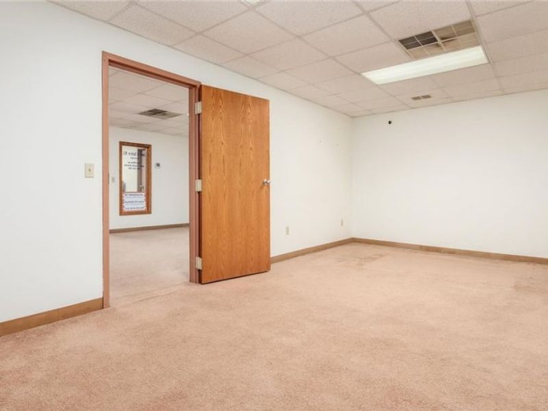 927 Wheeling Avenue, Cambridge, OH 43725 Photo 37
