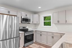 1712 Singleton St. photo 4