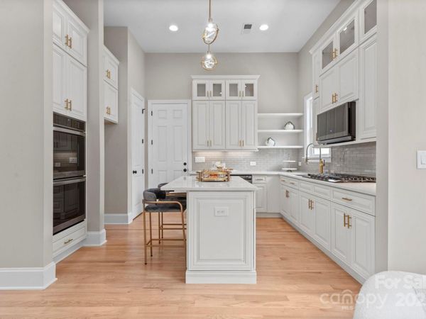 4015 Randolph Road, Charlotte, NC 28211