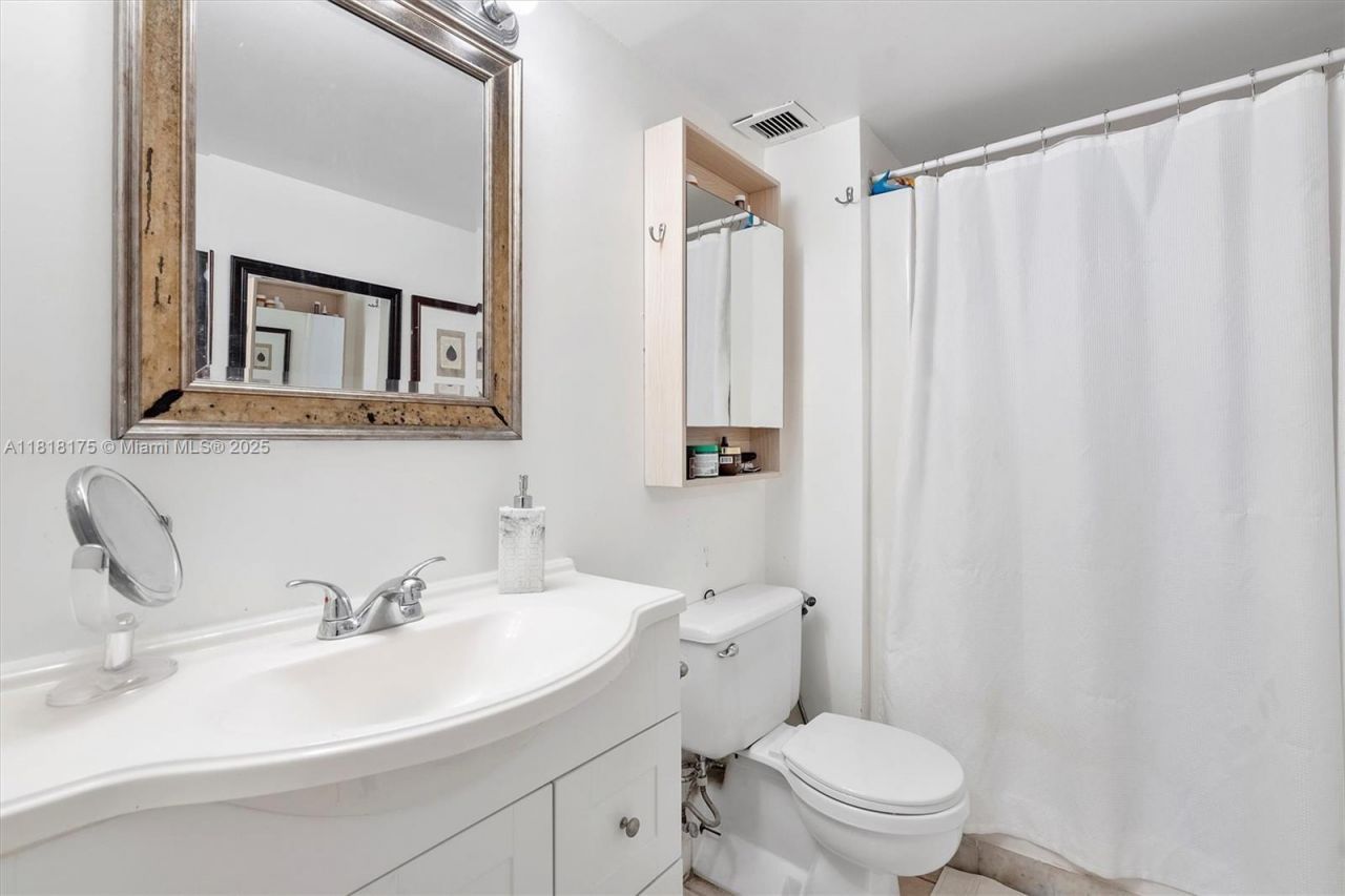 13499 Biscayne Blvd, Unit 406, North Miami, FL 33181 Photo