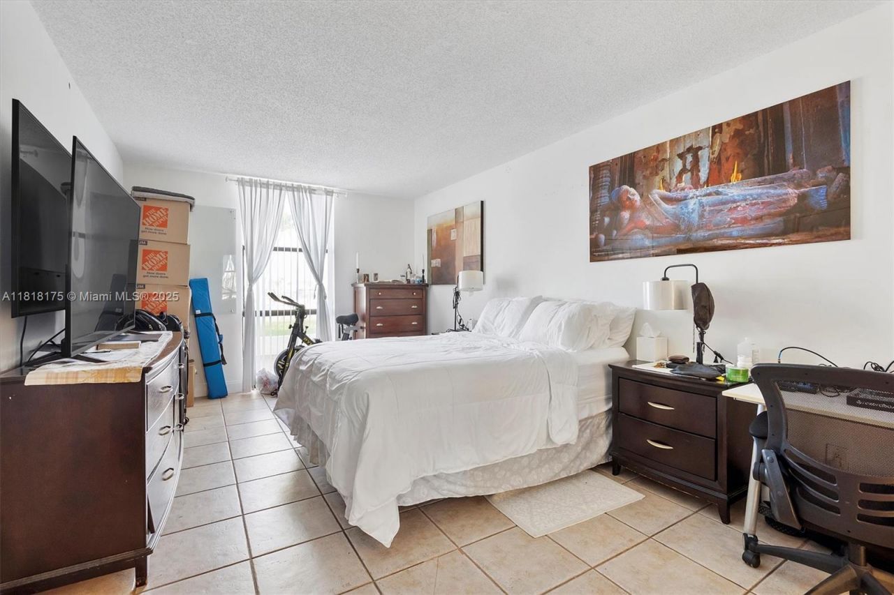 13499 Biscayne Blvd, Unit 406, North Miami, FL 33181 Photo
