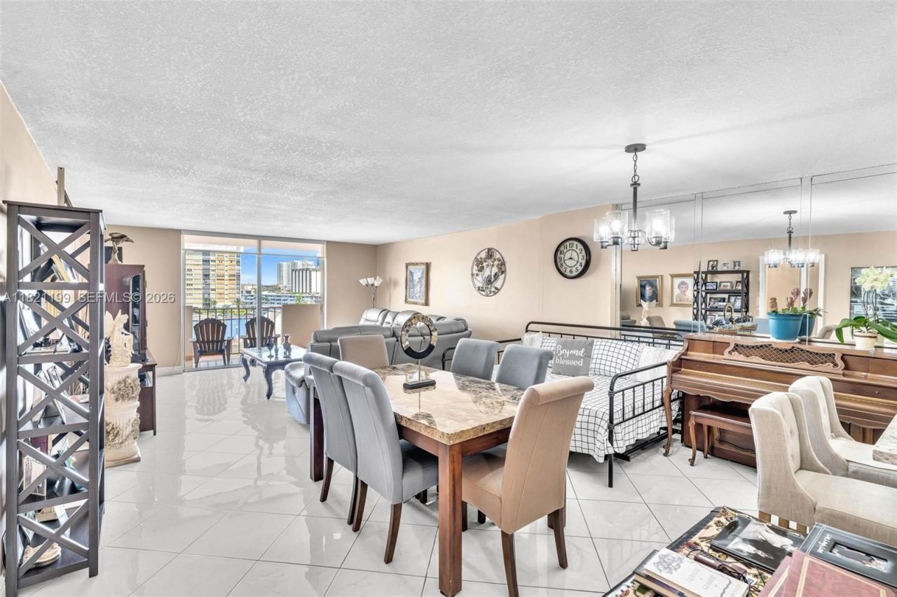 1865 S Ocean Dr, Unit 5J, Hallandale Beach, FL 33009 Photo