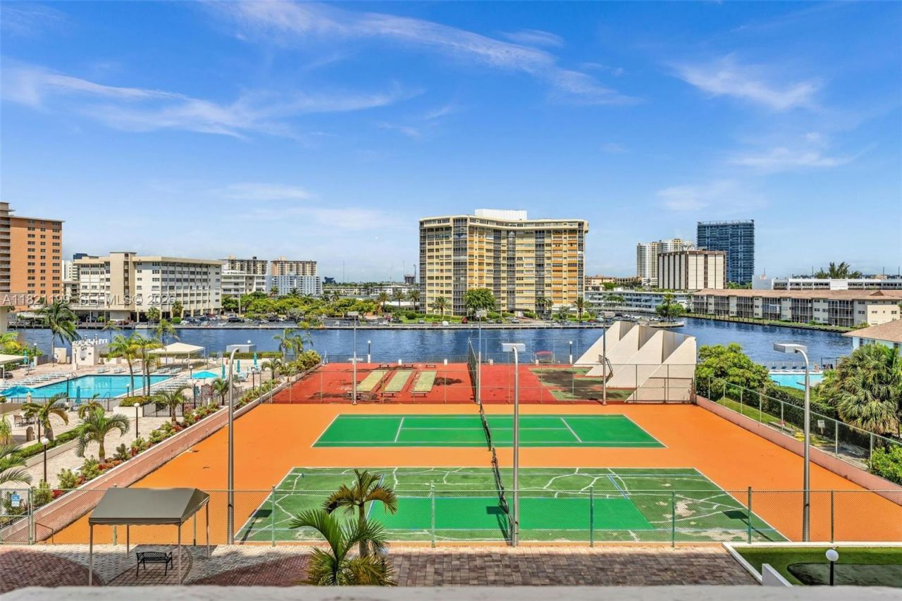 1865 S Ocean Dr, Unit 5J, Hallandale Beach, FL 33009 Photo