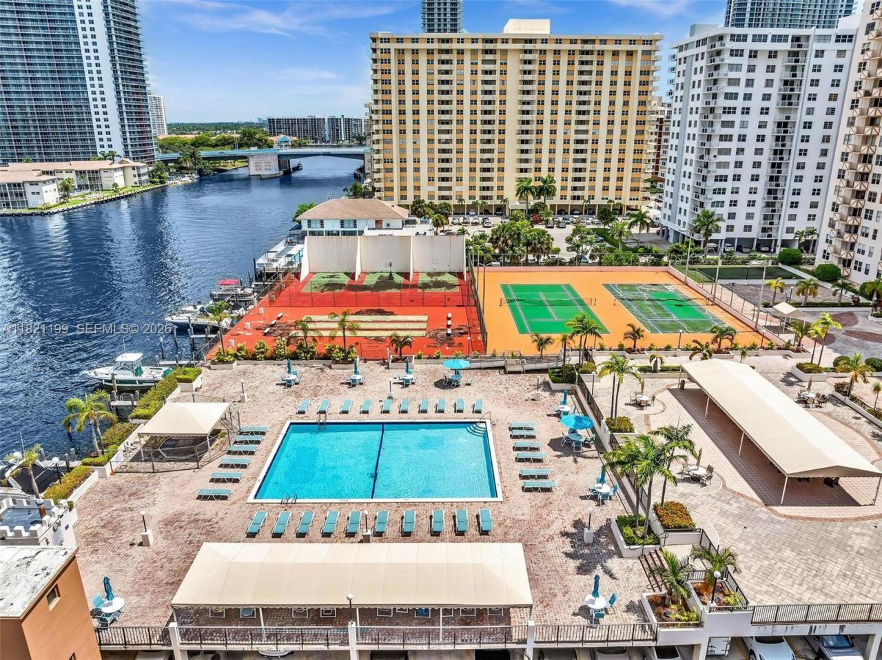 1865 S Ocean Dr, Unit 5J, Hallandale Beach, FL 33009 Photo