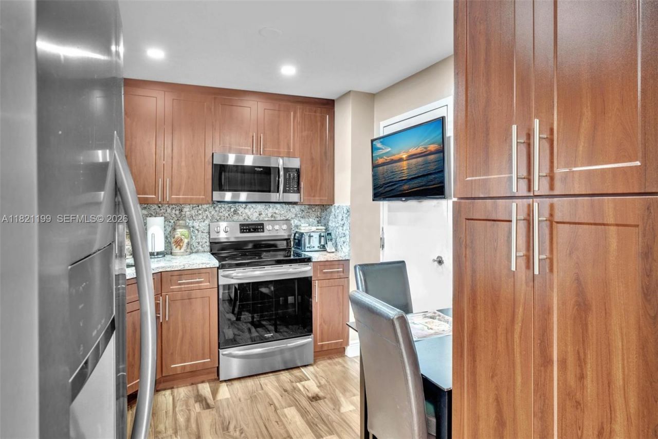1865 S Ocean Dr, Unit 5J, Hallandale Beach, FL 33009 Photo
