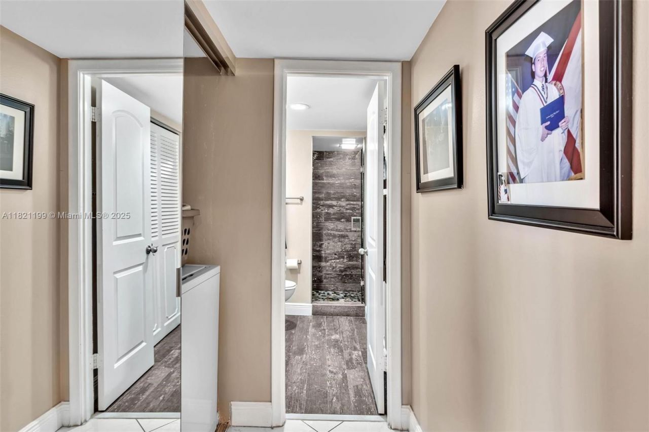 1865 S Ocean Dr, Unit 5J, Hallandale Beach, FL 33009 Photo