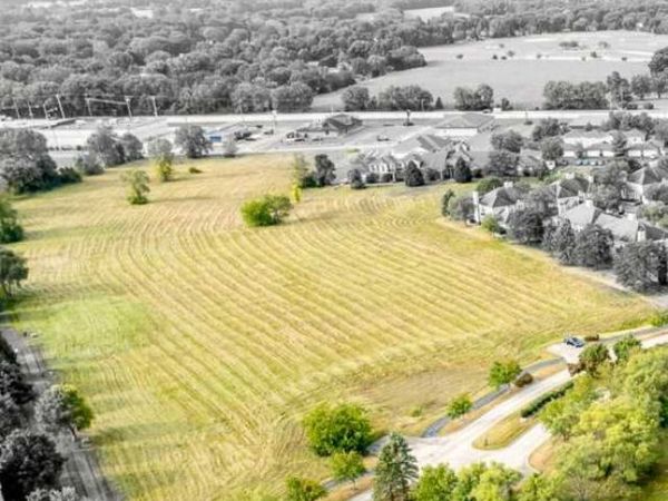 Bluestem Rd, Roscoe, IL 61073