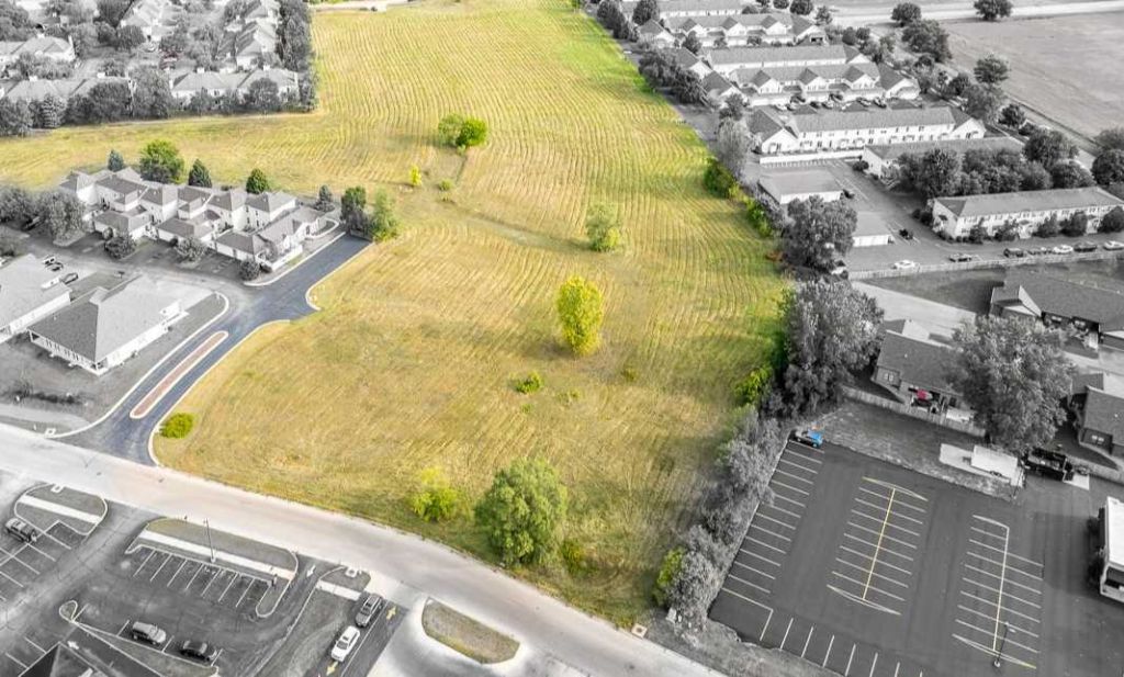 Bluestem Rd, Roscoe, IL 61073 Main Photo