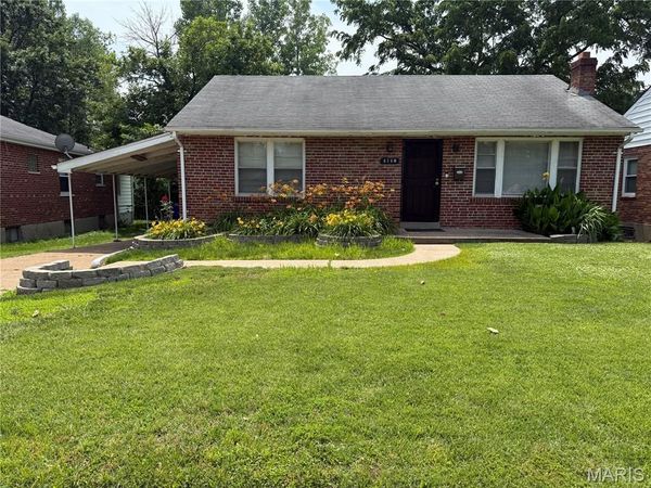 8362 Braddock Drive, University City, MO 63132