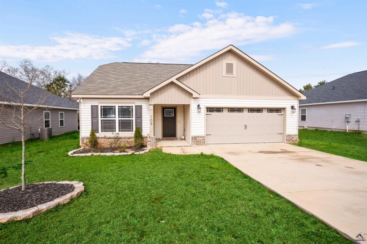 109 Red Tail Circle, Byron, GA 31008 Main Photo