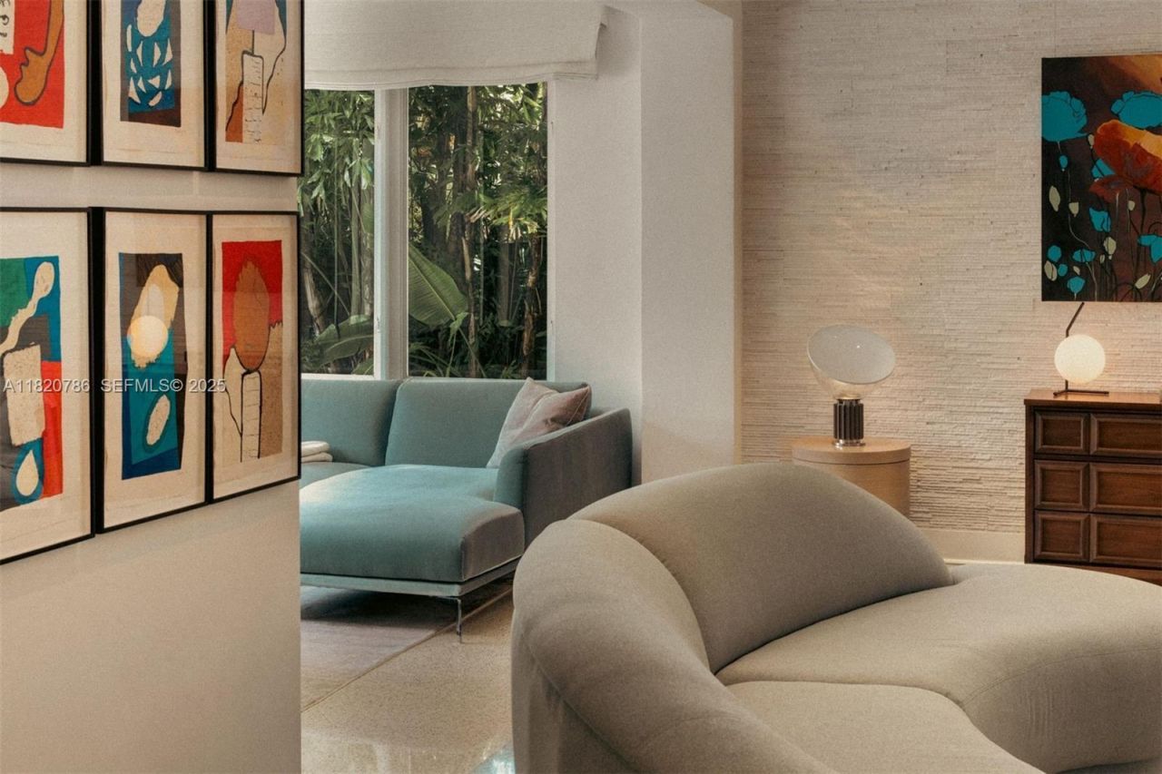 6165 Pine Tree Dr, Miami Beach, FL 33140 Photo