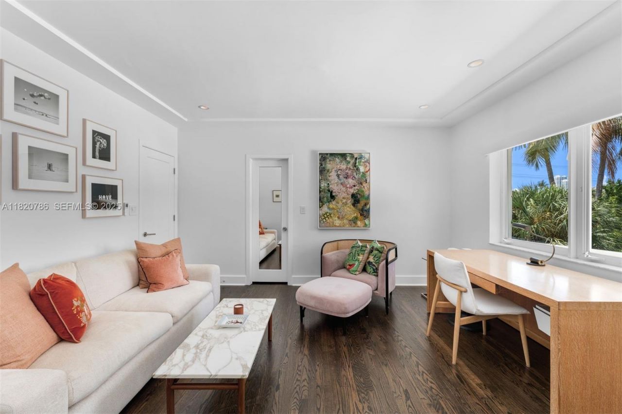 6165 Pine Tree Dr, Miami Beach, FL 33140 Photo