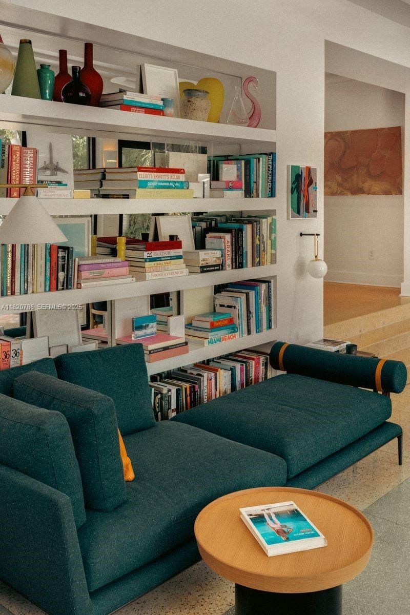 6165 Pine Tree Dr, Miami Beach, FL 33140 Photo