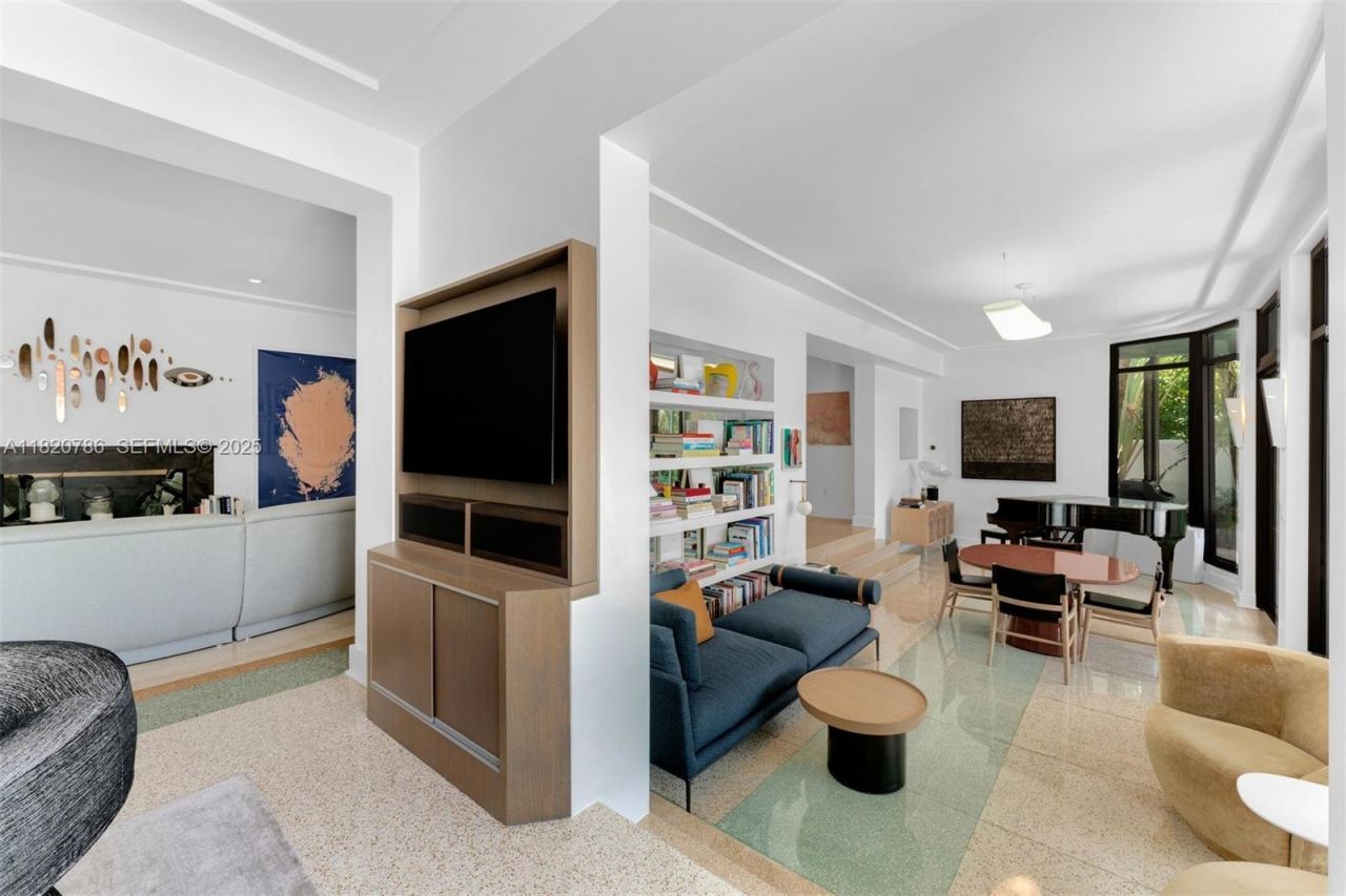 6165 Pine Tree Dr, Miami Beach, FL 33140 Photo