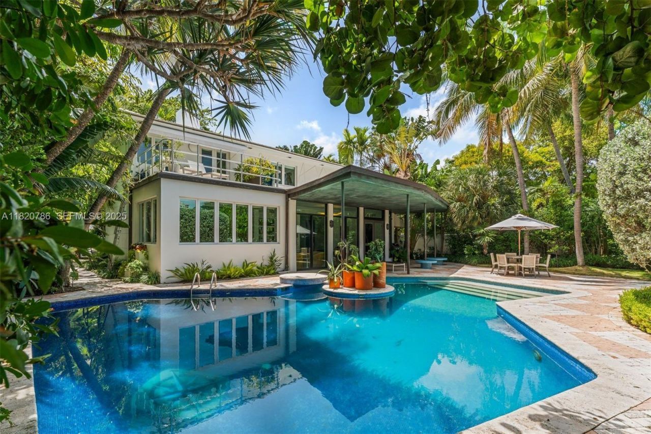 6165 Pine Tree Dr, Miami Beach, FL 33140 Photo