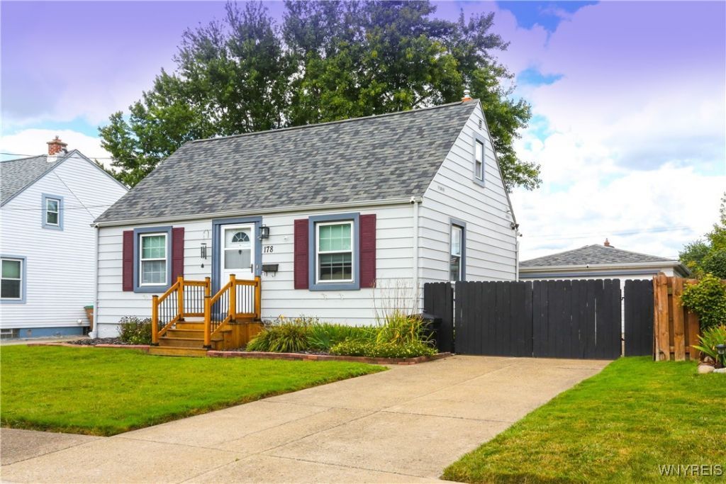 178 Chapel Avenue, Buffalo, NY 14225 Main Photo