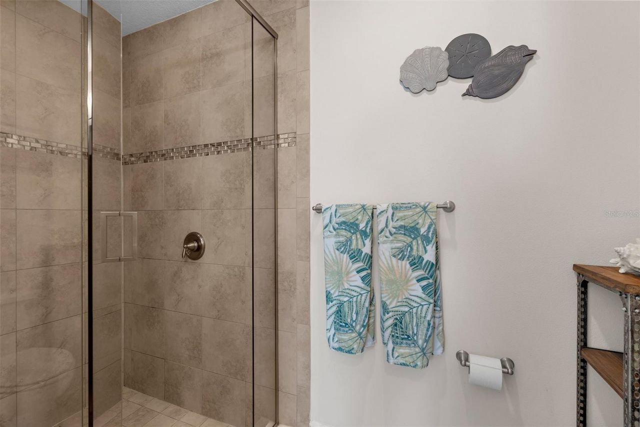 395 Aruba Circle, Unit 401, Bradenton, FL 34209 Photo