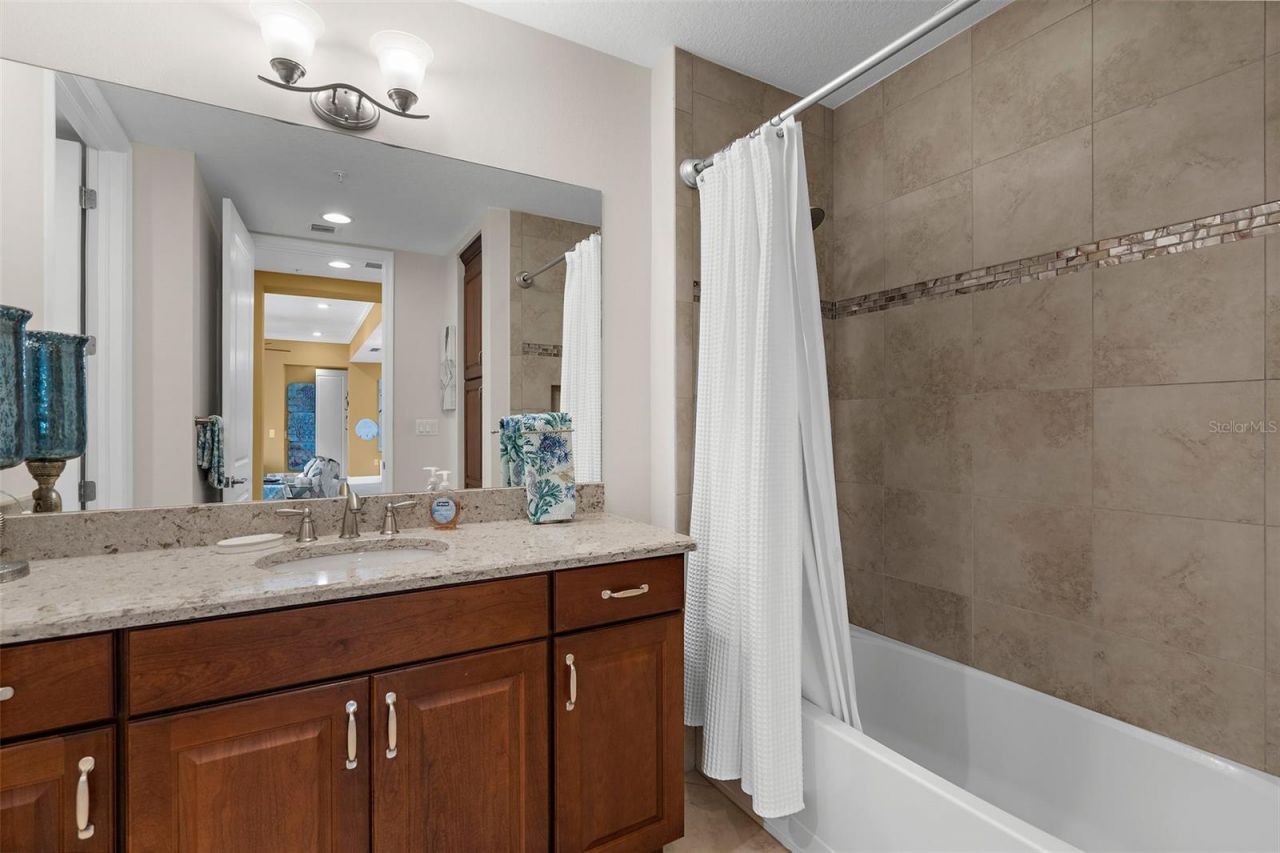 395 Aruba Circle, Unit 401, Bradenton, FL 34209 Photo