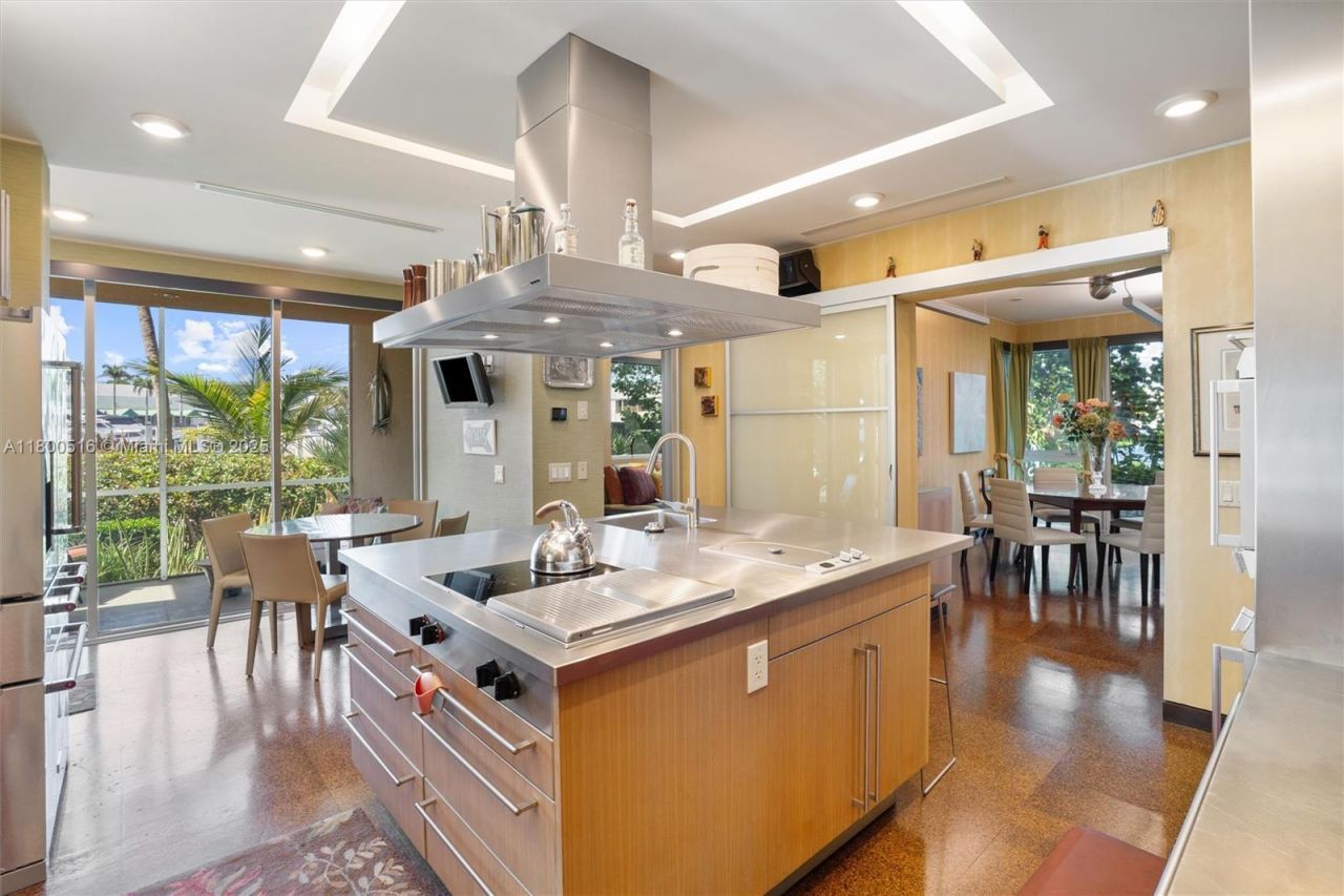 2500 Mercedes Dr, Fort Lauderdale, FL 33316 Photo