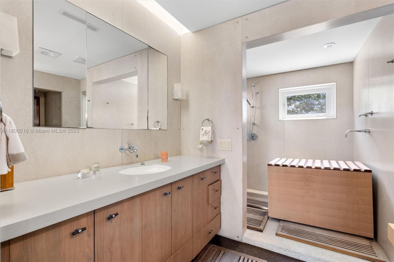 2500 Mercedes Dr, Fort Lauderdale, FL 33316 Photo