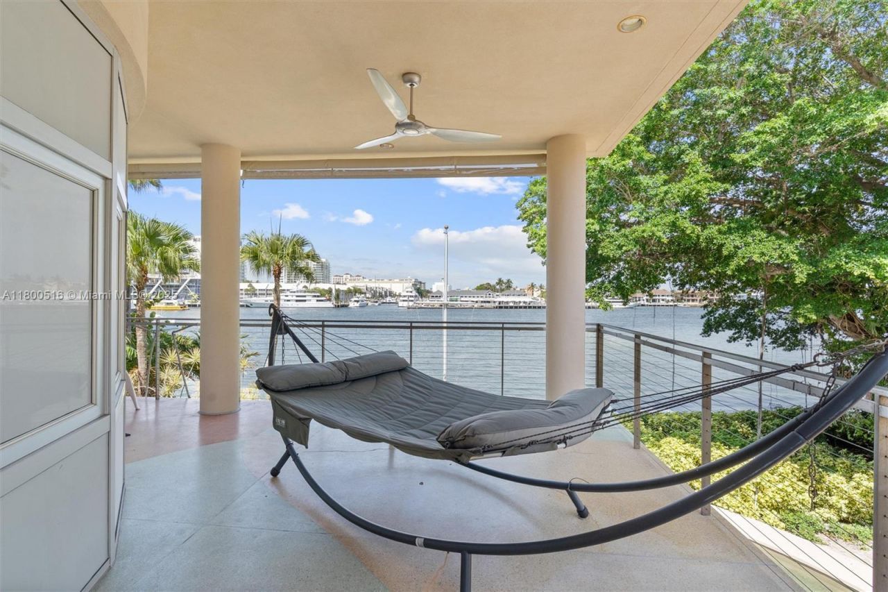 2500 Mercedes Dr, Fort Lauderdale, FL 33316 Photo