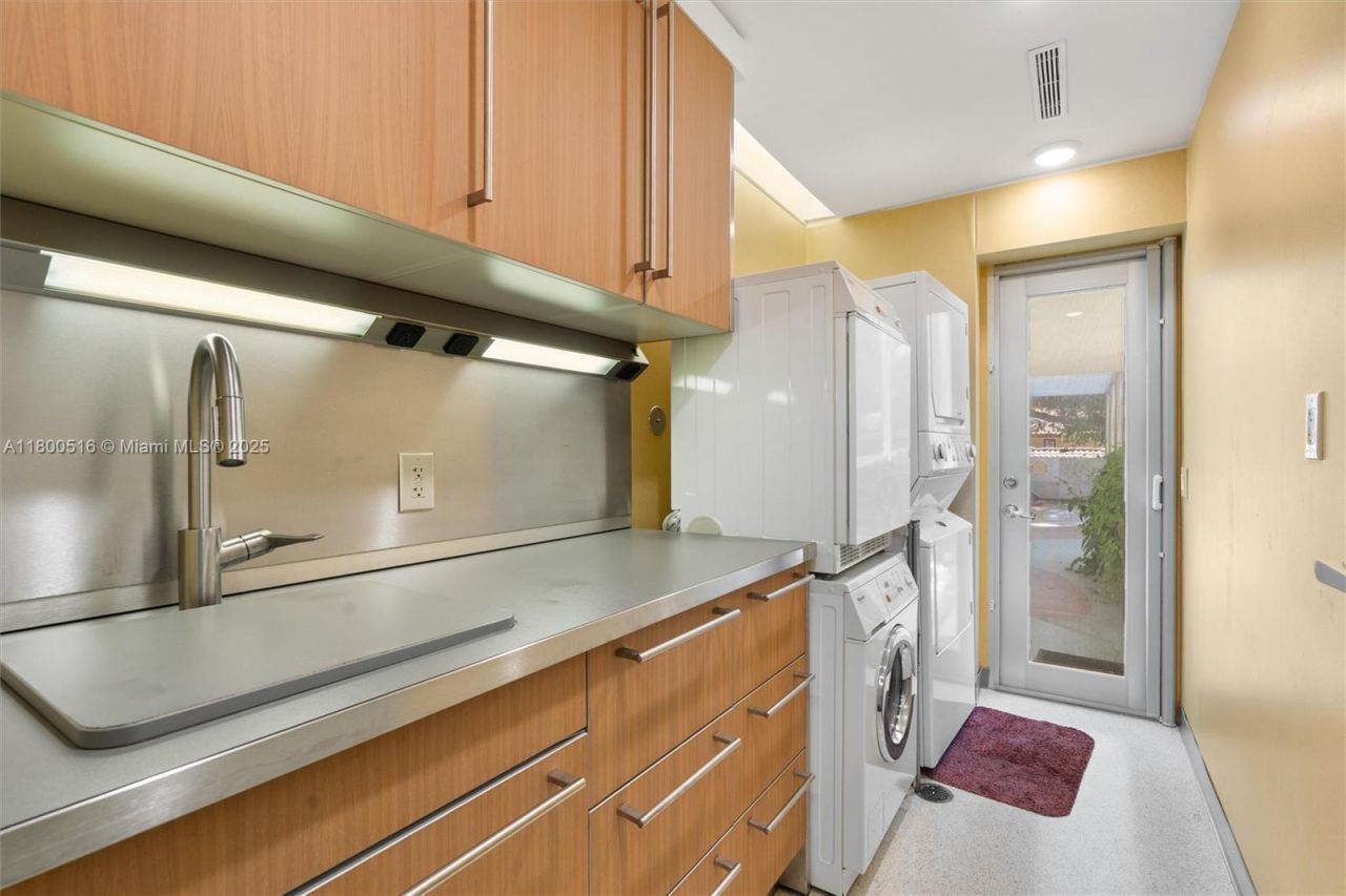 2500 Mercedes Dr, Fort Lauderdale, FL 33316 Photo