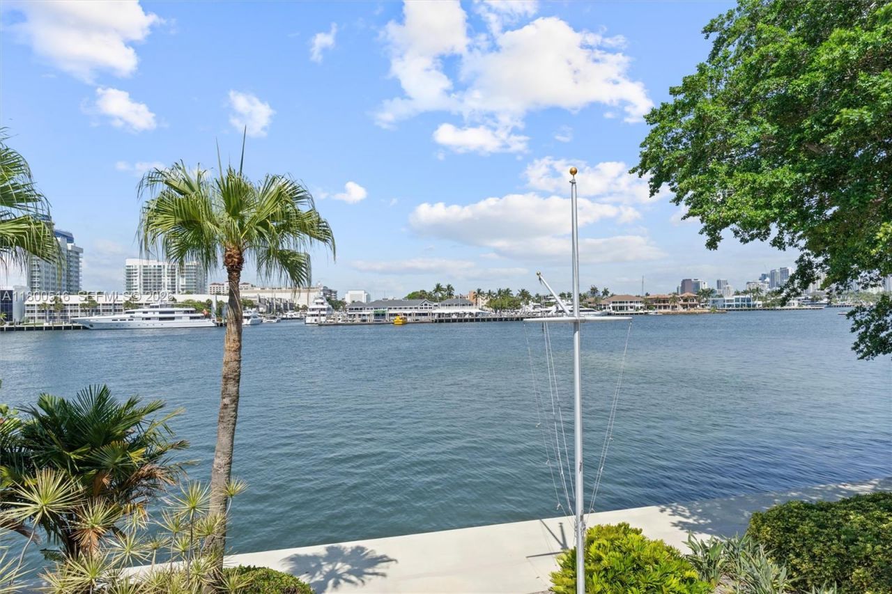 2500 Mercedes Dr, Fort Lauderdale, FL 33316 Photo