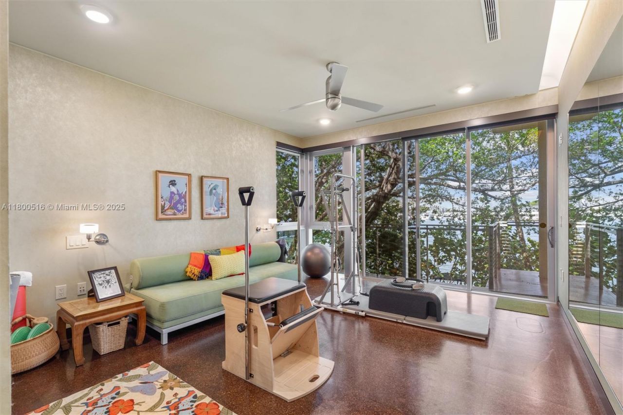 2500 Mercedes Dr, Fort Lauderdale, FL 33316 Photo