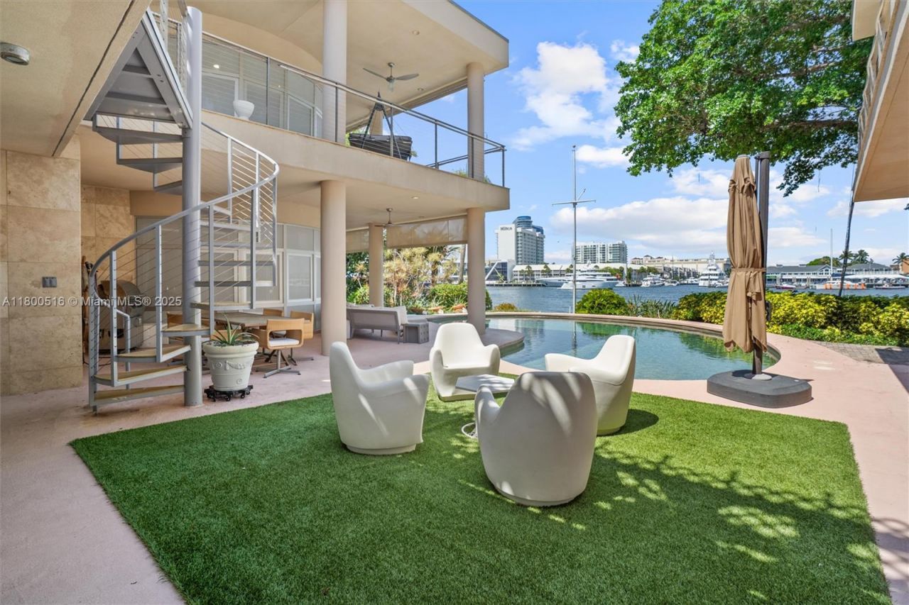 2500 Mercedes Dr, Fort Lauderdale, FL 33316 Photo