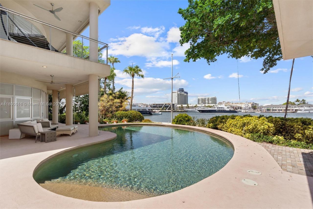 2500 Mercedes Dr, Fort Lauderdale, FL 33316 Photo