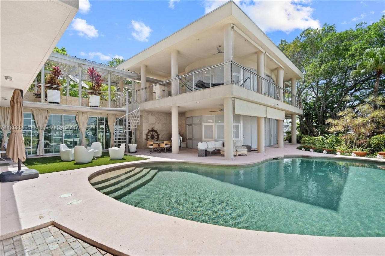 2500 Mercedes Dr, Fort Lauderdale, FL 33316 Photo