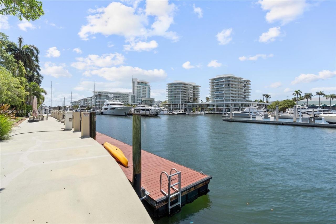 2500 Mercedes Dr, Fort Lauderdale, FL 33316 Photo