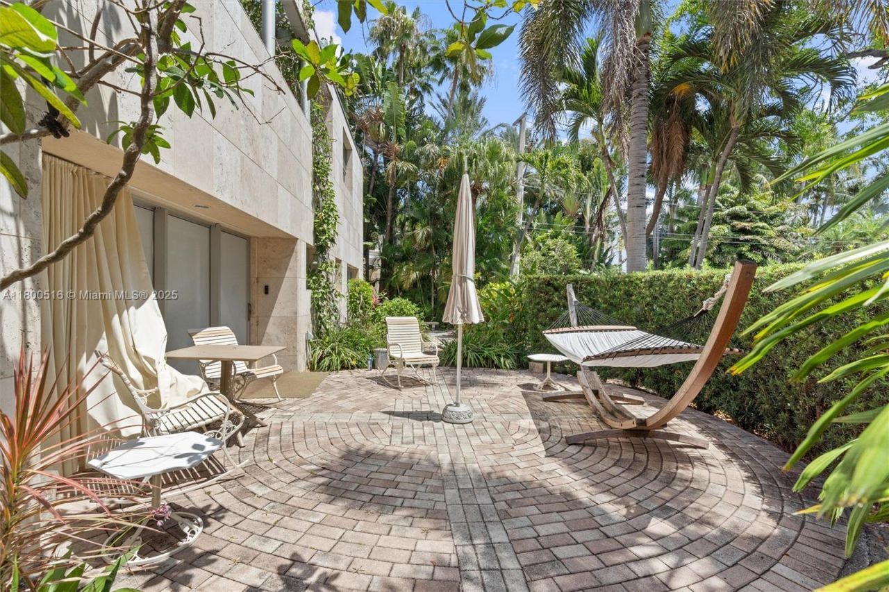 2500 Mercedes Dr, Fort Lauderdale, FL 33316 Photo