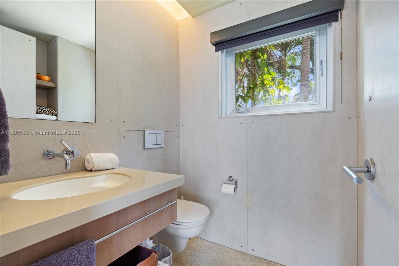 2500 Mercedes Dr, Fort Lauderdale, FL 33316 Photo