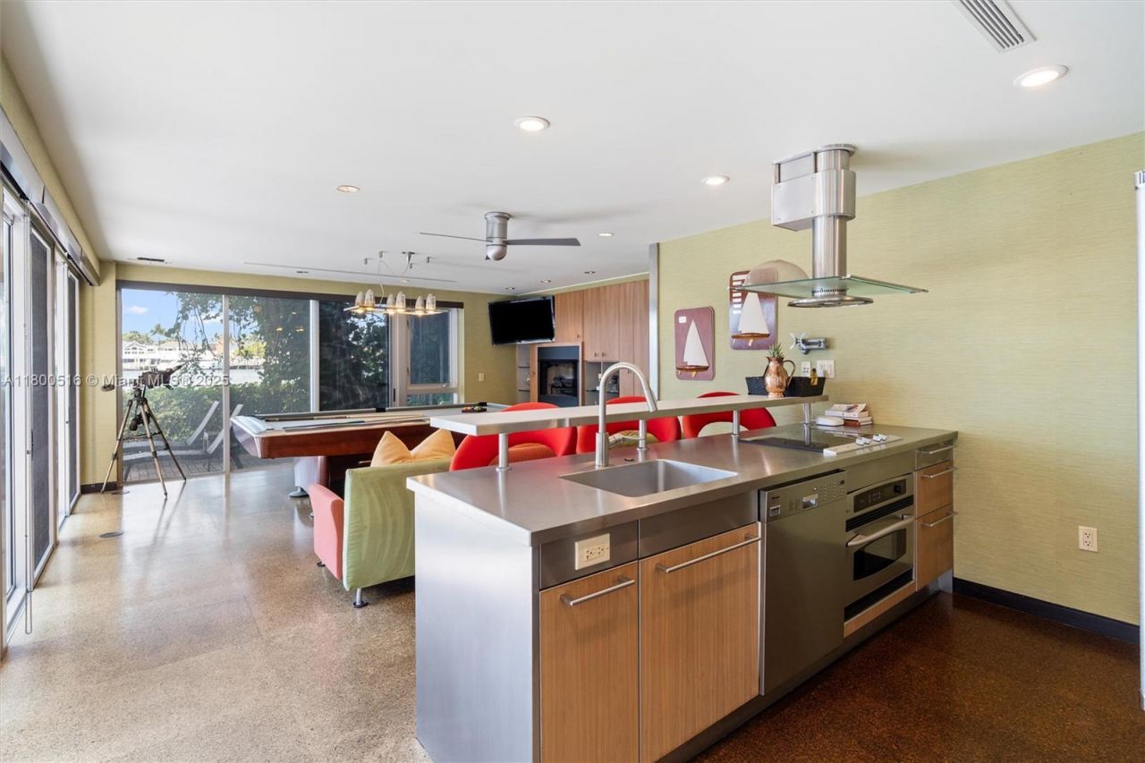 2500 Mercedes Dr, Fort Lauderdale, FL 33316 Photo