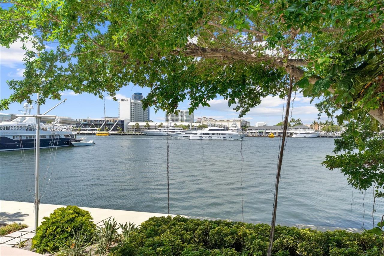 2500 Mercedes Dr, Fort Lauderdale, FL 33316 Photo