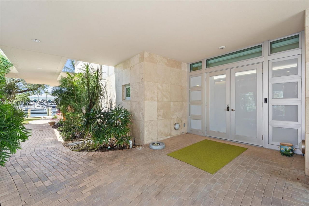 2500 Mercedes Dr, Fort Lauderdale, FL 33316 Photo
