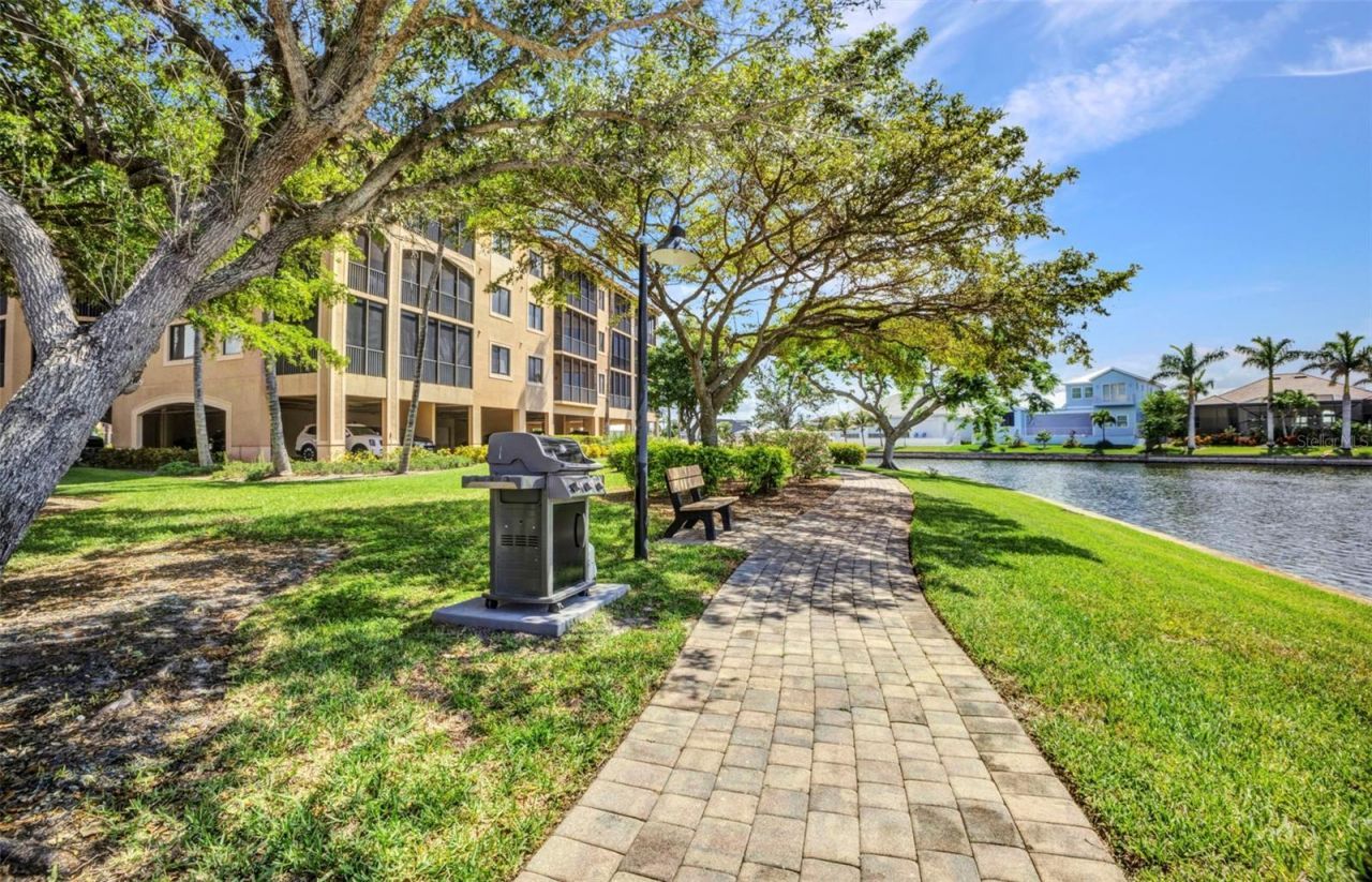 90 Vivante Boulevard, Unit 202, Punta Gorda, FL 33950 Photo