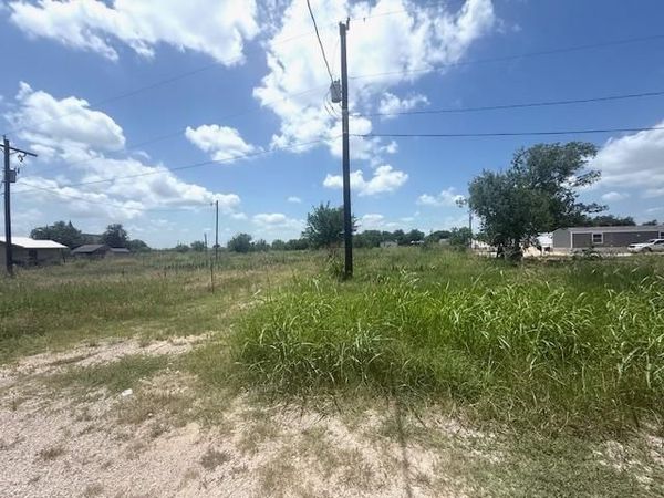 503 W Brook ST, Bartlett, TX 76511